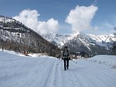 Salita al Lago Moro ed ascensione al Corno Stella ancora con tanta neve il 25 aprile 09 - FOTOGALLRY